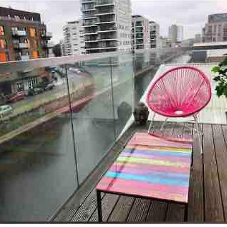 Lovely 2Br Apartment W/ City View Londra Esterno foto