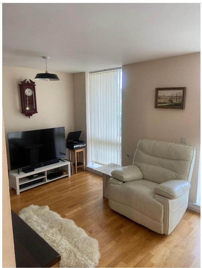 Lovely 2Br Apartment W/ City View Londra Esterno foto